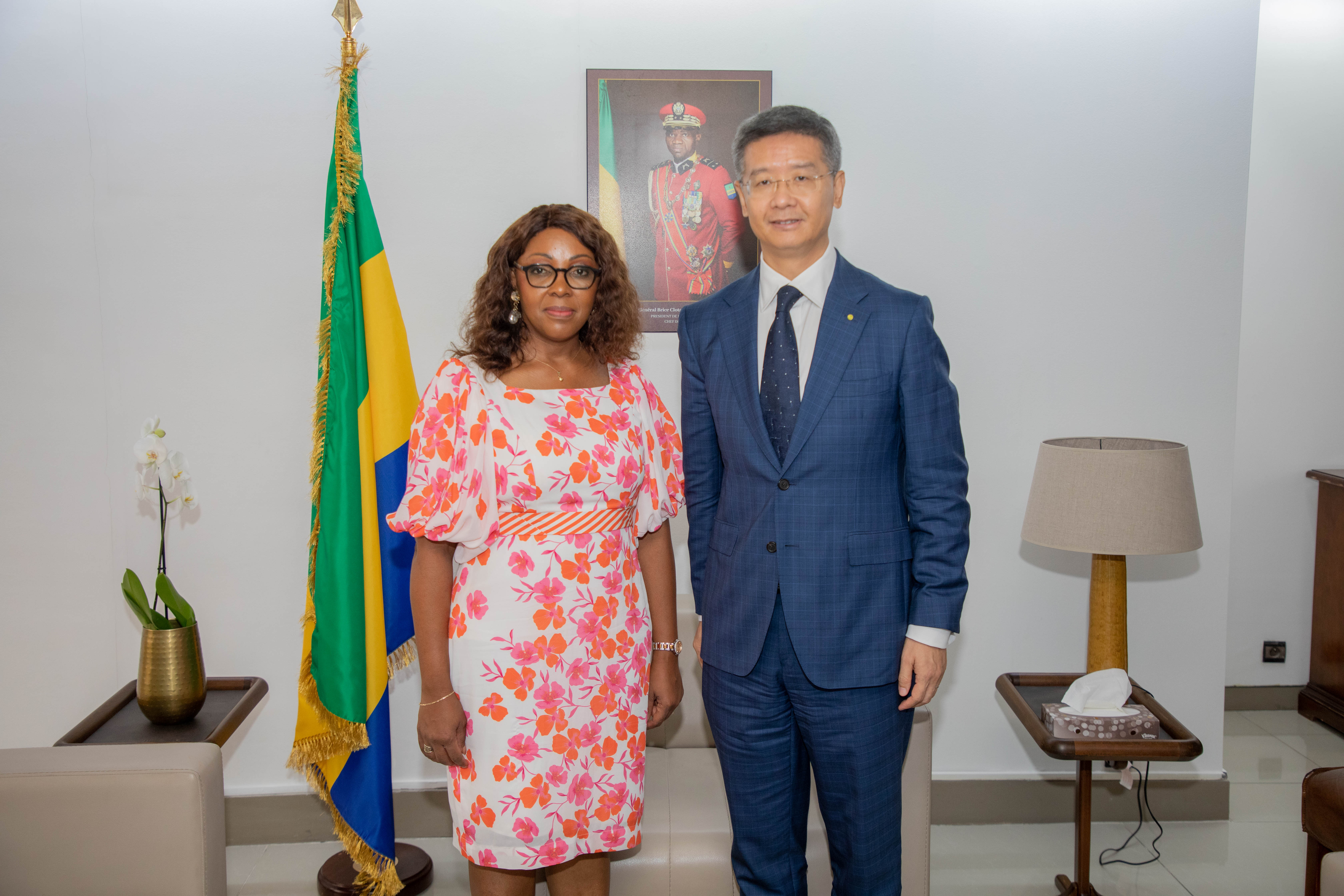 Audience accordée à l’ambassadeur de la République Populaire de Chine au Gabon